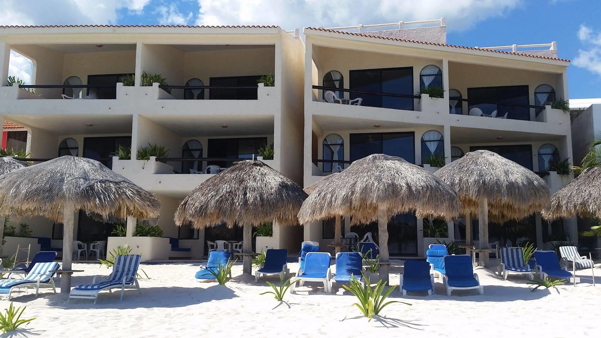 Aquatech Villas Derosa Resort Akumal Exterior photo